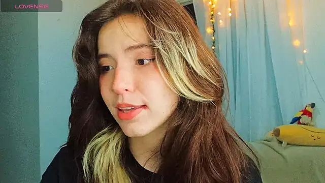 cherrybom969 online show from March 7, 2025, 10:56 am