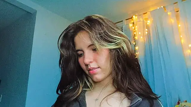 cherrybom969 online show from March 23, 2025, 4:38 am