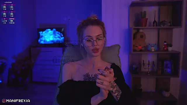 Snapshot of ManiFreyja chatting on December 7, 2024, 12:52 am ManiFreyja online show from December 7, 2024, 12:52 am