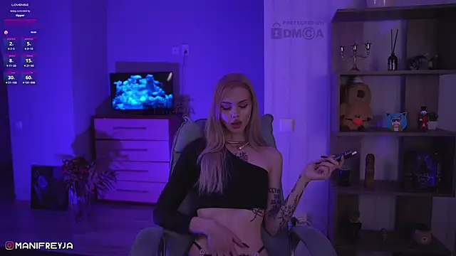 Snapshot of ManiFreyja chatting on December 16, 2024, 1:42 am ManiFreyja online show from December 16, 2024, 1:42 am