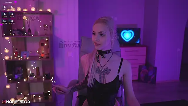 Snapshot of ManiFreyja chatting on February 10, 2025, 6:56 pm ManiFreyja online show from February 10, 2025, 6:56 pm