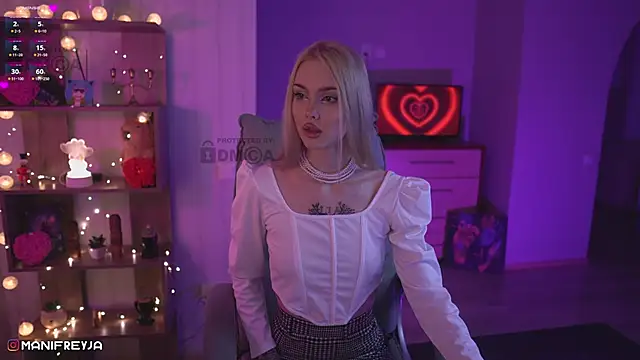 Snapshot of ManiFreyja chatting on February 12, 2025, 8:40 pm ManiFreyja online show from February 12, 2025, 8:40 pm