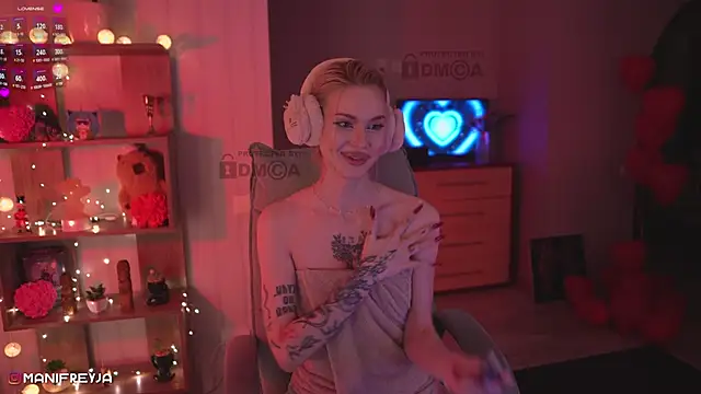 Snapshot of ManiFreyja chatting on March 4, 2025, 10:38 pm ManiFreyja online show from March 4, 2025, 10:38 pm