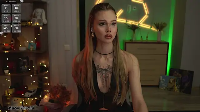 Snapshot of ManiFreyja chatting on November 22, 2025, 9:58 pm ManiFreyja online show from November 22, 2025, 9:58 pm