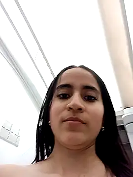 Mia Fischer online show from November 18, 2025, 7:07 pm