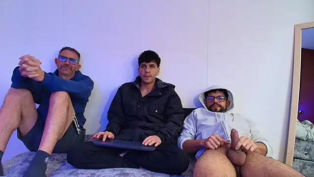 Benjamin show online show from December 16, 2025, 2:22 pm