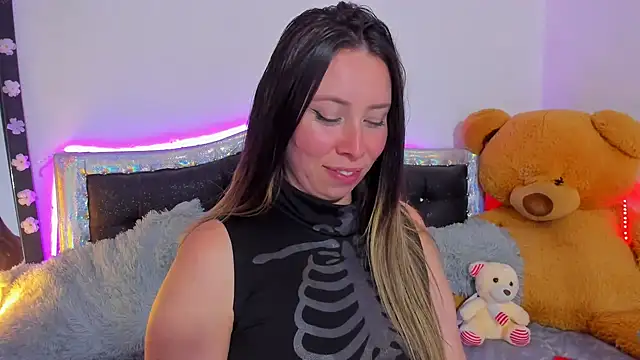 Snapshot of JanneKim chatting on December 18, 2024, 6:21 am JanneKim online show from December 18, 2024, 6:21 am