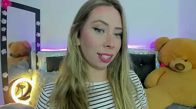 Snapshot of JanneKim chatting on January 1, 2025, 9:20 pm JanneKim online show from January 1, 2025, 9:20 pm