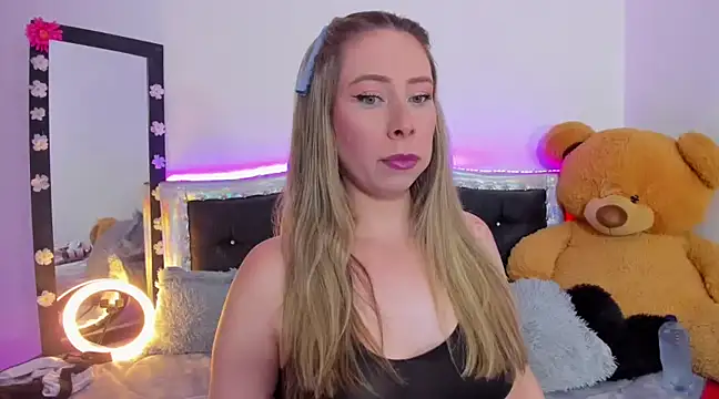 Snapshot of JanneKim chatting on January 5, 2025, 6:45 pm JanneKim online show from January 5, 2025, 6:45 pm