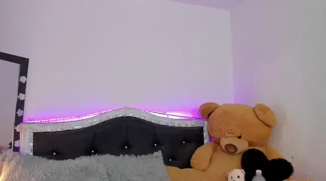 Snapshot of JanneKim chatting on February 4, 2025, 5:23 pm JanneKim online show from February 4, 2025, 5:23 pm