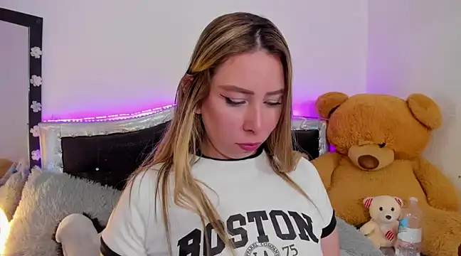 Snapshot of JanneKim chatting on February 4, 2025, 8:28 pm JanneKim online show from February 4, 2025, 8:28 pm