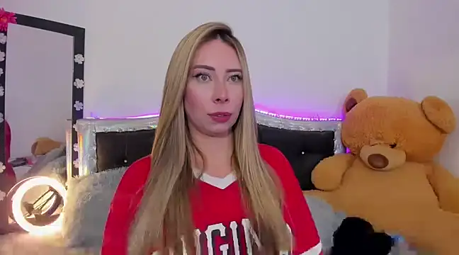 Snapshot of JanneKim chatting on February 7, 2025, 8:31 pm JanneKim online show from February 7, 2025, 8:31 pm