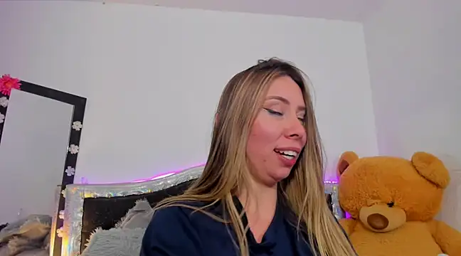 Snapshot of JanneKim chatting on February 12, 2025, 2:45 am JanneKim online show from February 12, 2025, 2:45 am