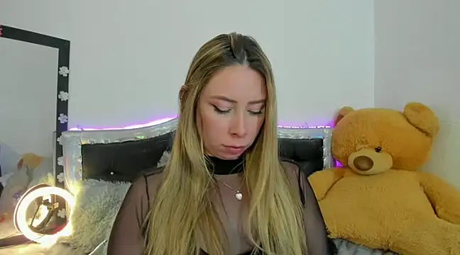 Snapshot of JanneKim chatting on February 25, 2025, 8:30 pm JanneKim online show from February 25, 2025, 8:30 pm