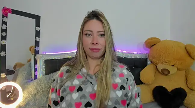 Snapshot of JanneKim chatting on March 7, 2025, 5:38 pm JanneKim online show from March 7, 2025, 5:38 pm