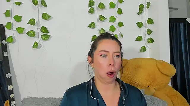 Snapshot of JanneKim chatting on December 1, 2025, 3:55 am JanneKim online show from December 1, 2025, 3:55 am