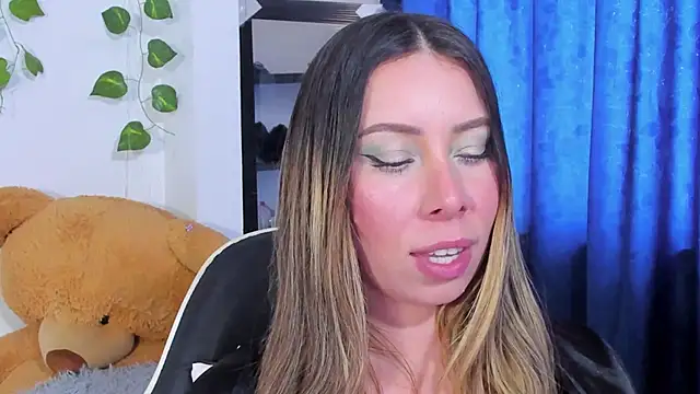 Snapshot of JanneKim chatting on December 3, 2025, 7:56 pm JanneKim online show from December 3, 2025, 7:56 pm