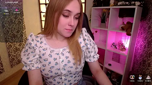 LianaBright online show from January 25, 2025, 1:54 am