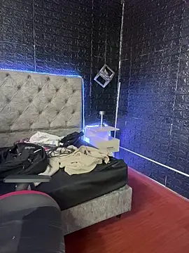 Paloma  LS online show from April 21, 2026, 6:55 pm