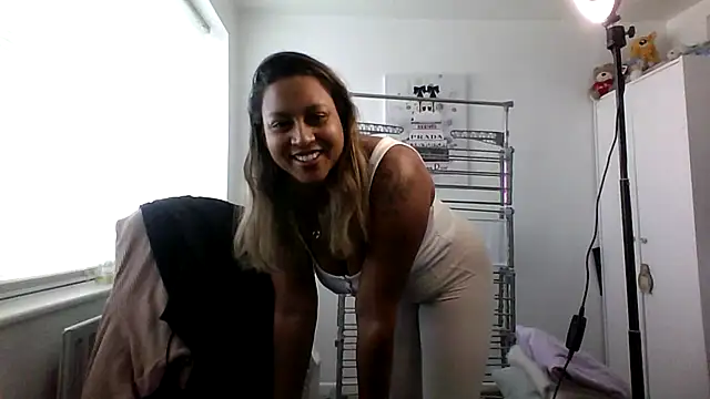 TEMPTING-TAMMY online show from January 29, 2025, 9:33 am