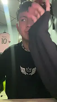 Stiven 017 online show from March 4, 2026, 4:29 am