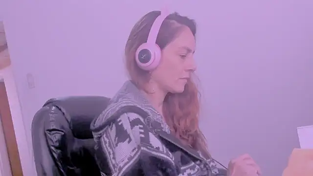 jessiburningheels online show from April 15, 2026, 11:39 am