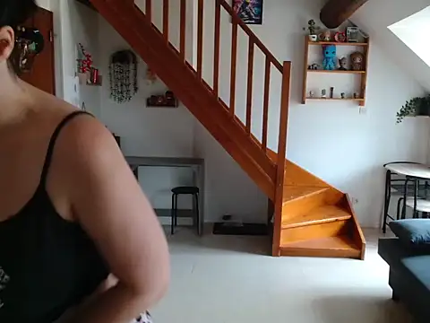 Lauzo21 online show from June 10, 2026, 5:28 am