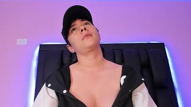 AbbySmiitth  online show from February 20, 2025, 6:24 pm