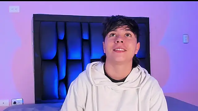 AbbySmiitth  online show from March 3, 2025, 12:37 pm