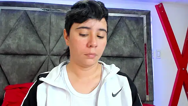 AbbySmiitth  online show from April 10, 2026, 11:31 pm