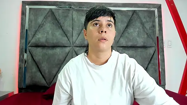 AbbySmiitth  online show from April 22, 2026, 9:49 pm