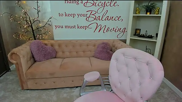 nicolee   19 online show from December 2, 2024, 8:30 am