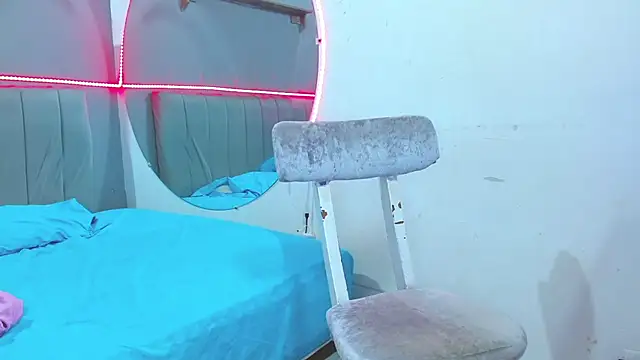 minimi naty online show from December 5, 2024, 8:00 pm