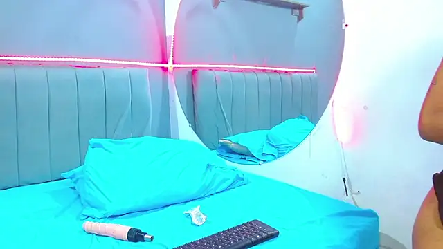 minimi naty online show from December 19, 2024, 10:21 pm