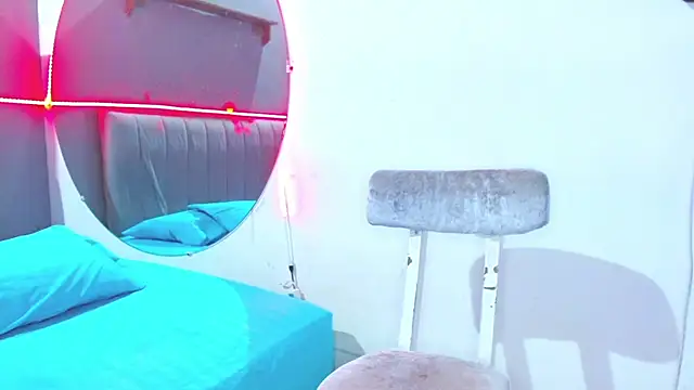 minimi naty online show from January 20, 2025, 7:14 pm