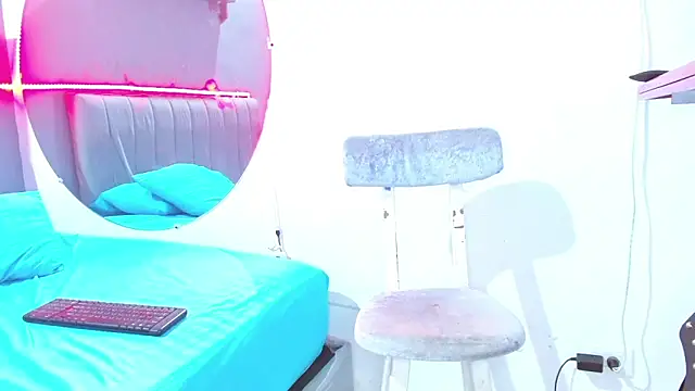 minimi naty online show from January 23, 2025, 10:44 pm