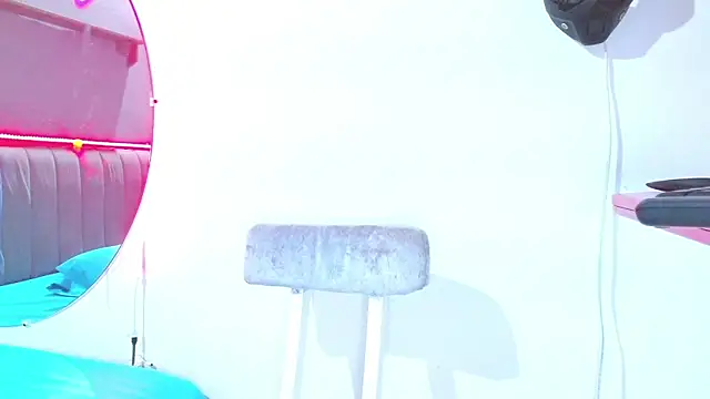 minimi naty online show from February 6, 2025, 7:18 pm