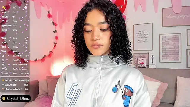 Crystal Dluna online show from February 19, 2025, 3:27 pm