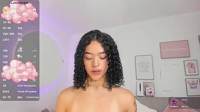 Crystal Dluna online show from March 4, 2025, 3:37 pm