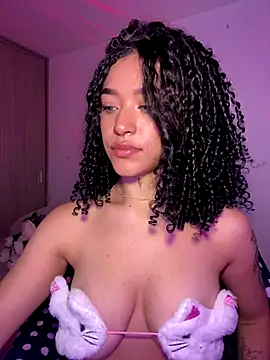 Crystal Dluna online show from September 18, 2025, 2:41 pm