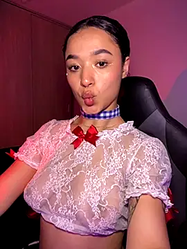 Crystal Dluna online show from November 11, 2025, 9:26 pm