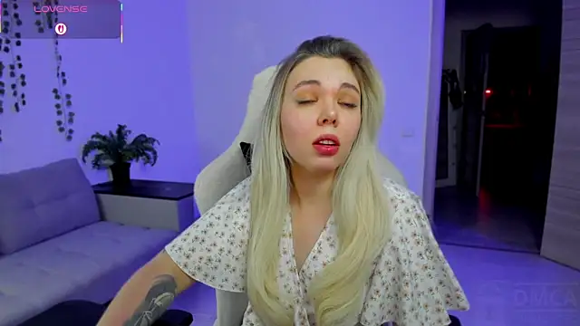 whoa-hoa-hoa-hoa-hoa online show from November 29, 2025, 3:15 pm