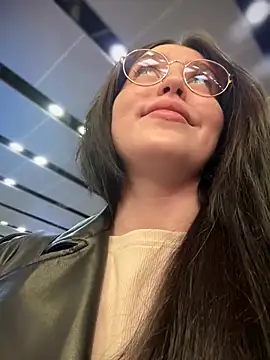 meow girl online show from February 9, 2025, 12:52 pm