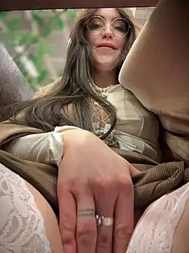 meow girl online show from February 18, 2025, 11:33 am