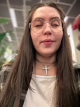 meow girl online show from September 14, 2025, 12:59 pm