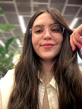 meow girl online show from September 15, 2025, 1:11 pm