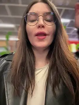 meow girl online show from February 6, 2026, 2:20 pm