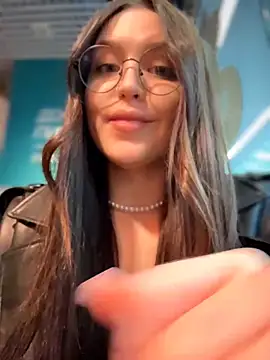 meow girl online show from March 5, 2026, 1:07 pm