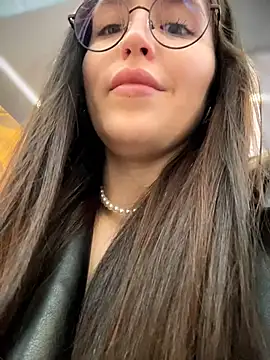 meow girl online show from April 21, 2026, 10:21 am