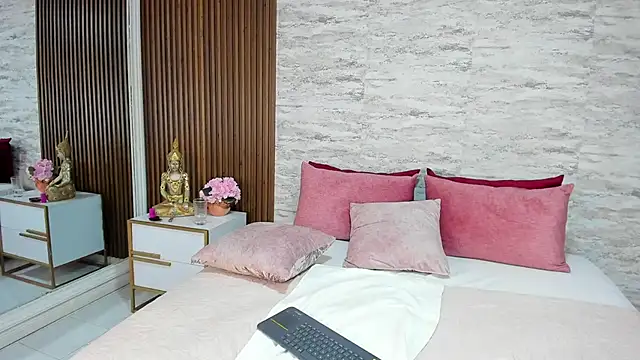 MadisonHunter2024 online show from January 30, 2025, 10:30 pm